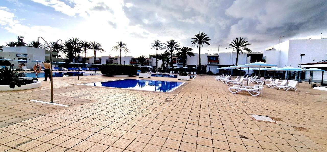 Ten Bel Primavera, Pool & Free Wifi Villa อาโรนา ภายนอก รูปภาพ